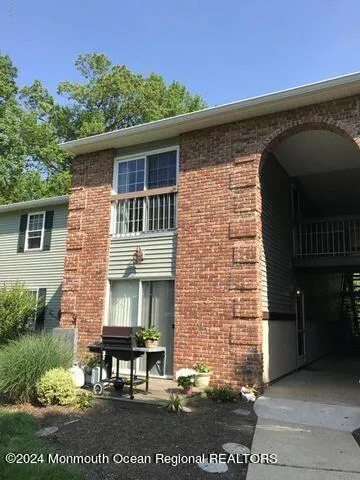 $2,600 | 19-6 Augusta Court, Freehold, NJ 07728