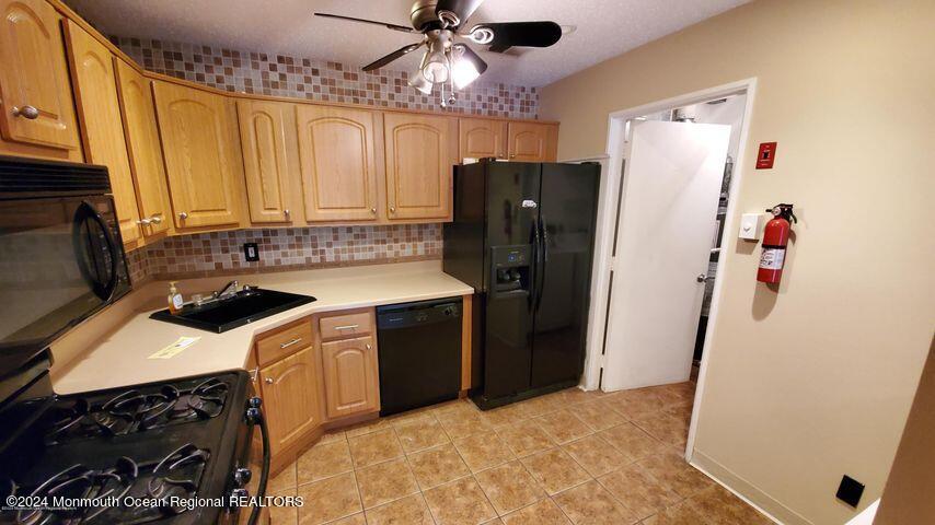 19-6 Augusta Court Freehold, NJ 07728 - Photo 6 of 15 Kitch 2