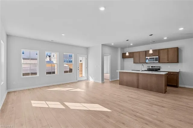 $333,000 | 167 Candytuft Court, Lexington, NC 27295