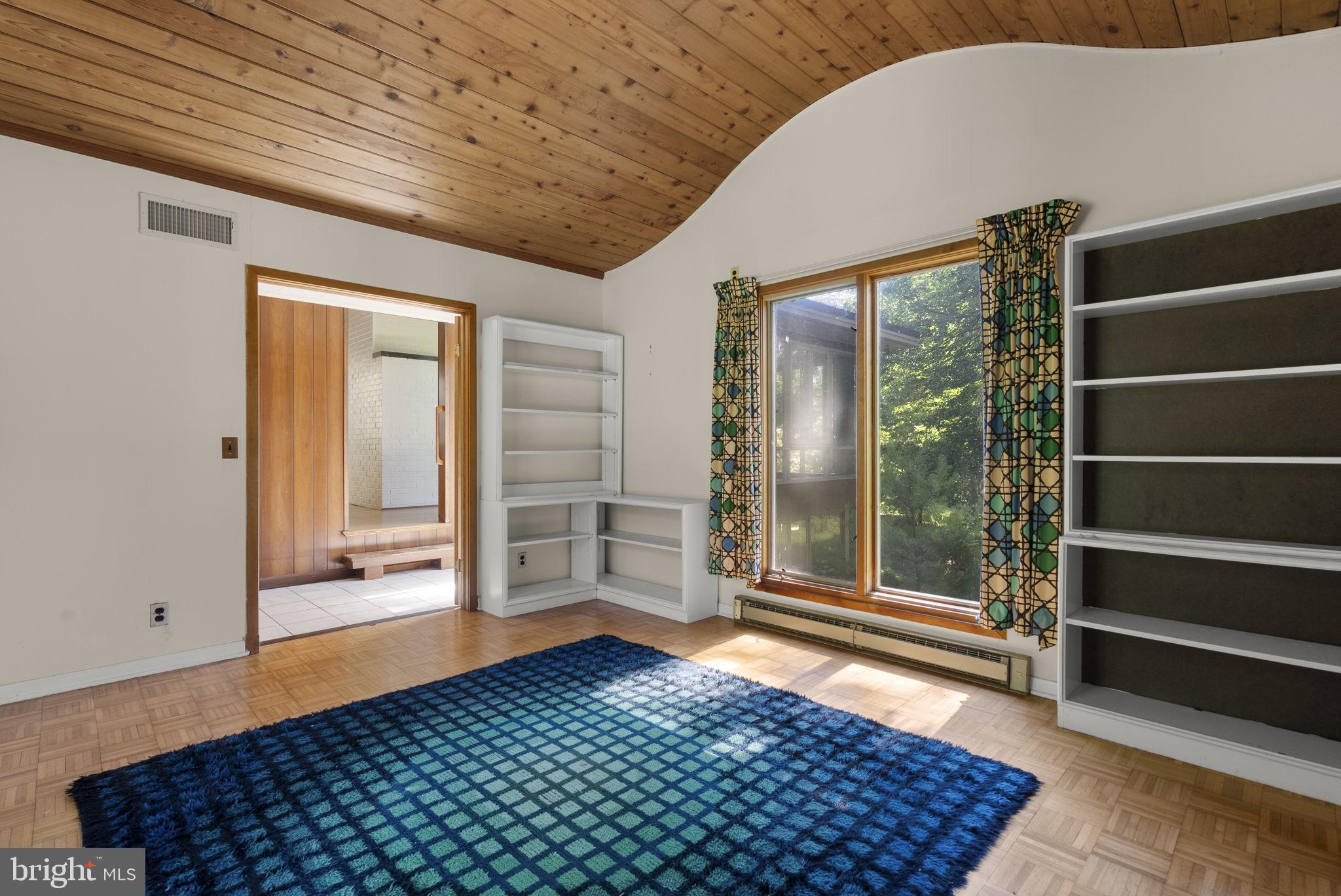 4376 Rte 97 Avenue Brookeville, MD 20833 - Photo 33 of 70 Family Room