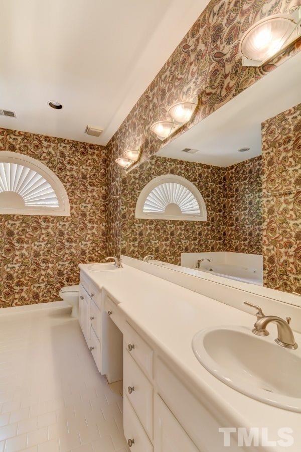 320 Cambridge Woods Way Raleigh, NC 27608 - Photo 14 of 25