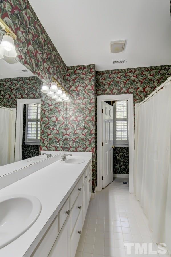320 Cambridge Woods Way Raleigh, NC 27608 - Photo 18 of 25