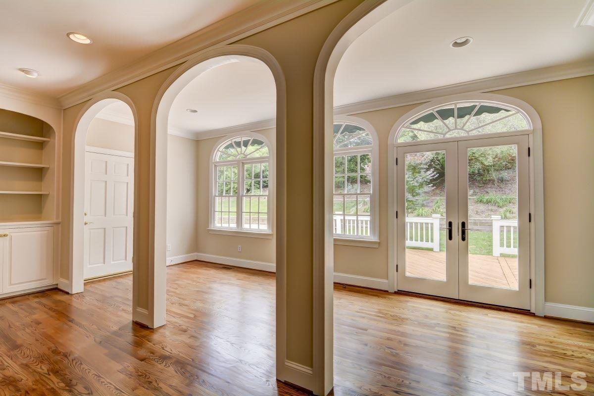 320 Cambridge Woods Way Raleigh, NC 27608 - Photo 8 of 25