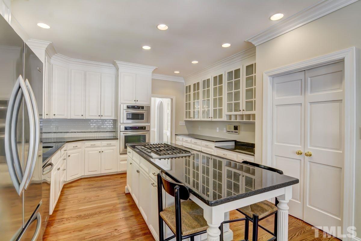 320 Cambridge Woods Way Raleigh, NC 27608 - Photo 10 of 25