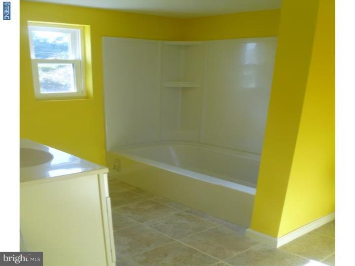 2517 Grandview Road Coatesville, PA 19320 - Photo 15 of 25 Bathroom