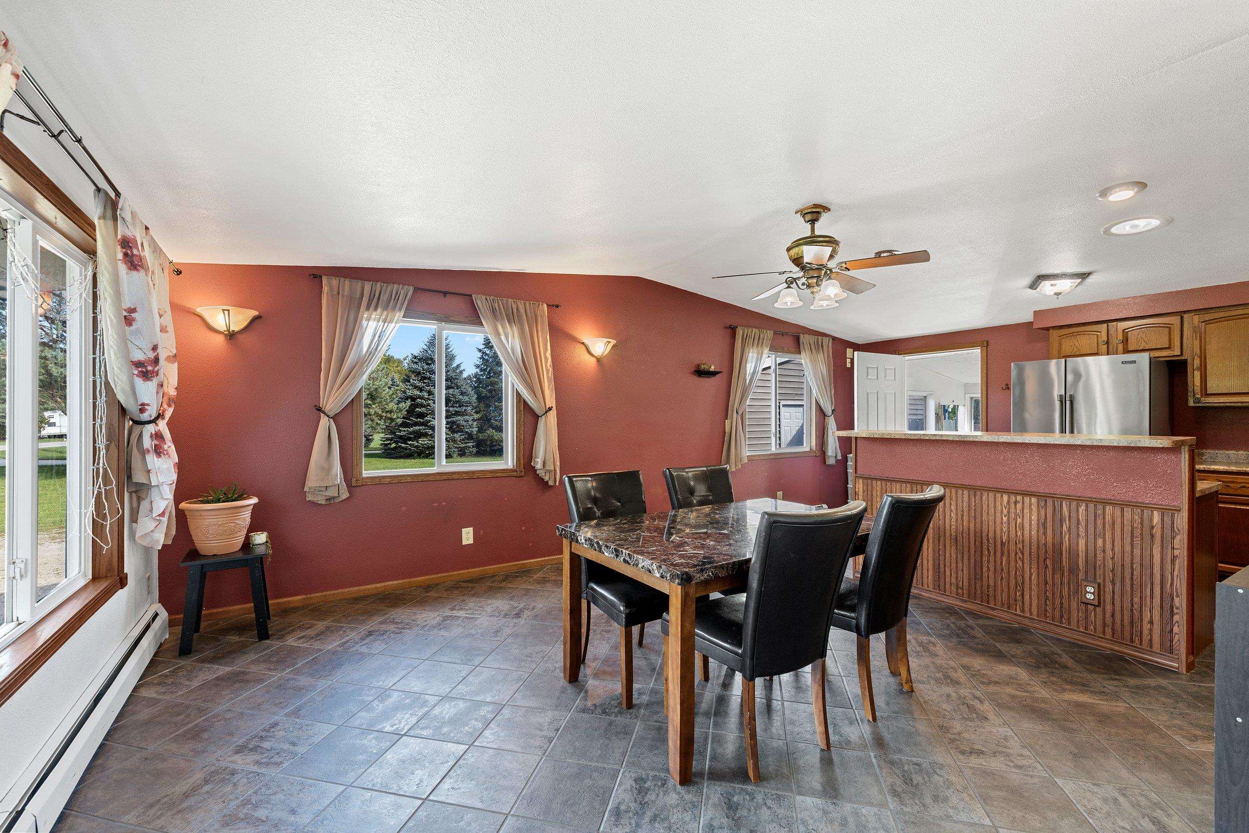 6649 County Road R Oshkosh, WI 54902 - Photo 17 of 55 Gallery Image 17