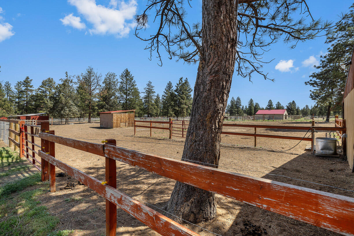 67500 Harrington Loop Road Bend, OR 97703 - Photo 66 of 72 a view of a bench in the roof deck