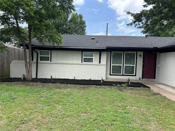 $2,200 | 3837 Burning Tree Lane, Garland, TX 75042