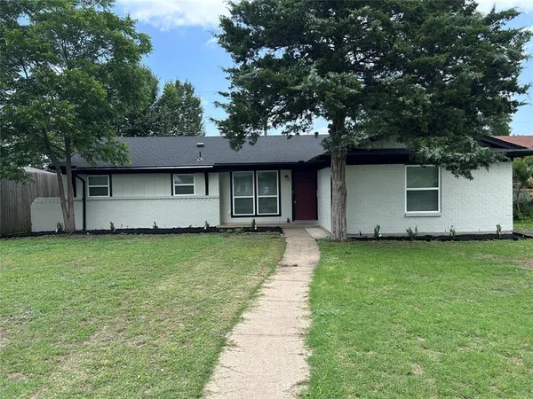 $2,200 | 3837 Burning Tree Lane, Garland, TX 75042