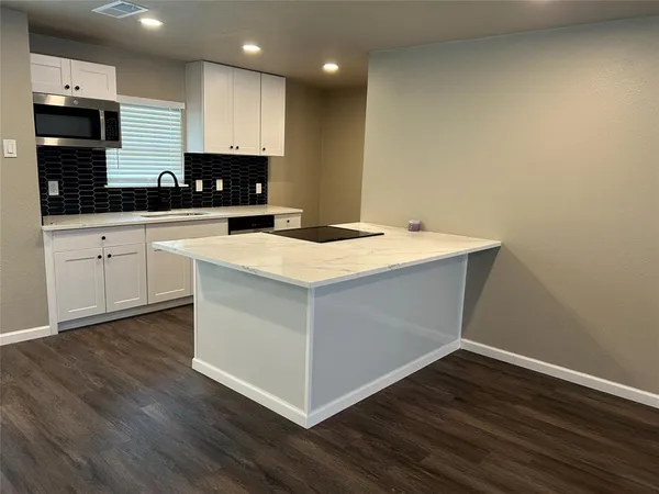 $2,200 | 3837 Burning Tree Lane, Garland, TX 75042