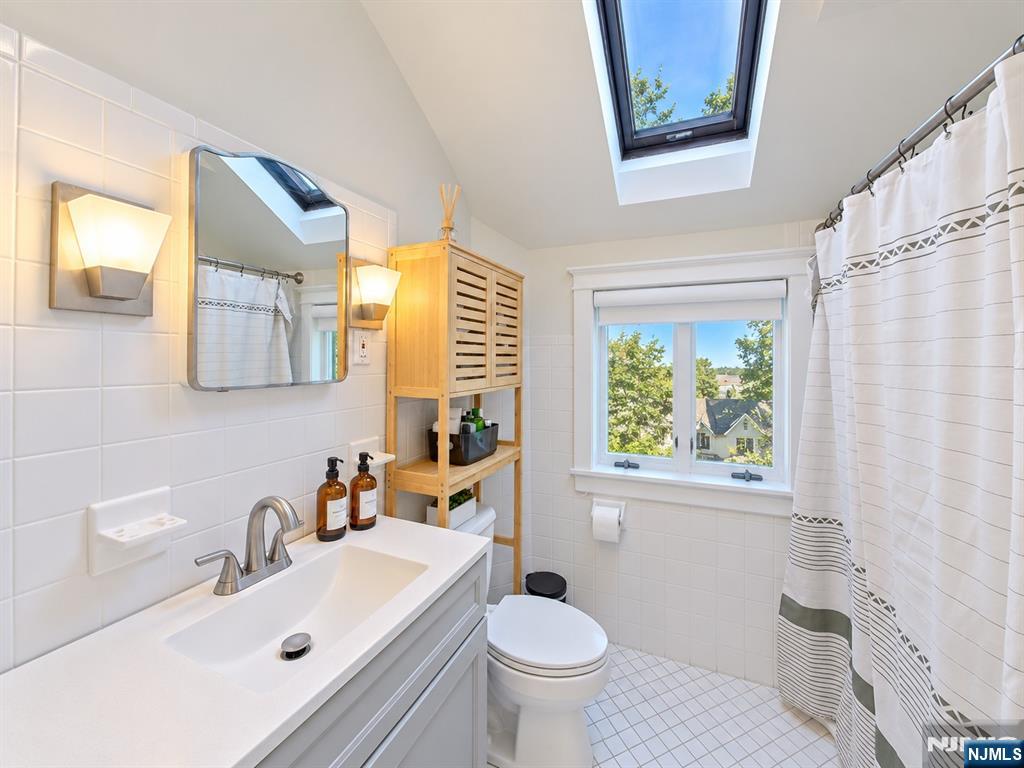 35 Sunnyhill Road Dover, NJ 07801 - Photo 34 of 50 Gallery Image 34
