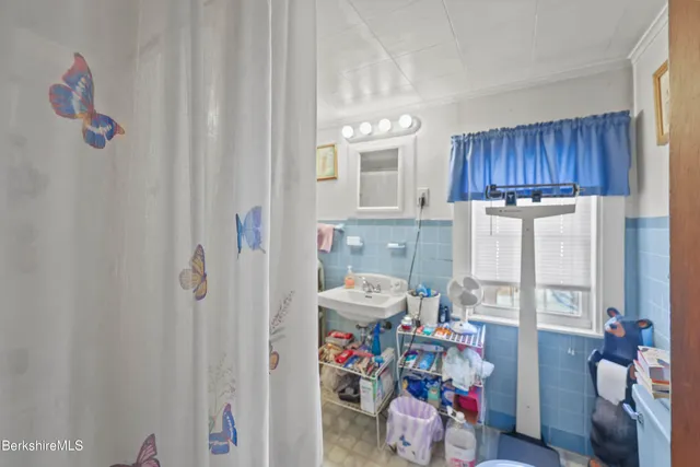 $469,900 | 131 Center Street, Lee, MA 01238