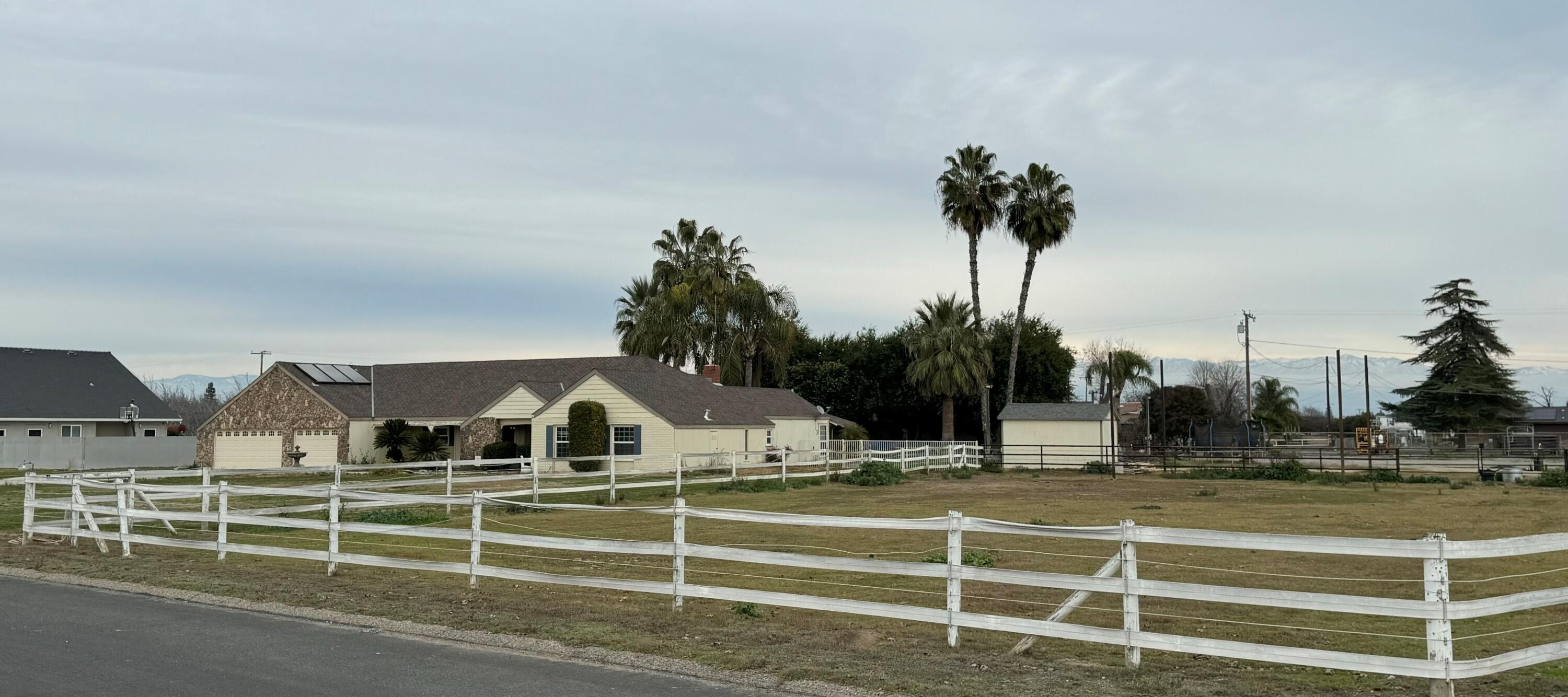 358 Ranch Acre Road Tulare, CA 93274 - Photo 2 of 13 2