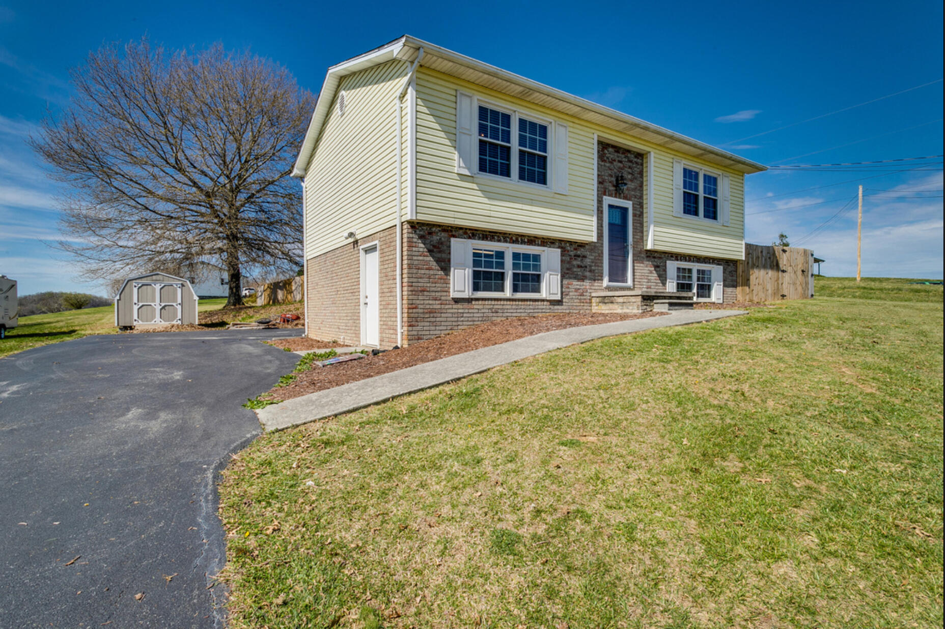 174 Leesburg Road Telford, TN 37690 - Photo 4 of 38 C78BC6BE-D890-4607-A27E-92141219C8B5