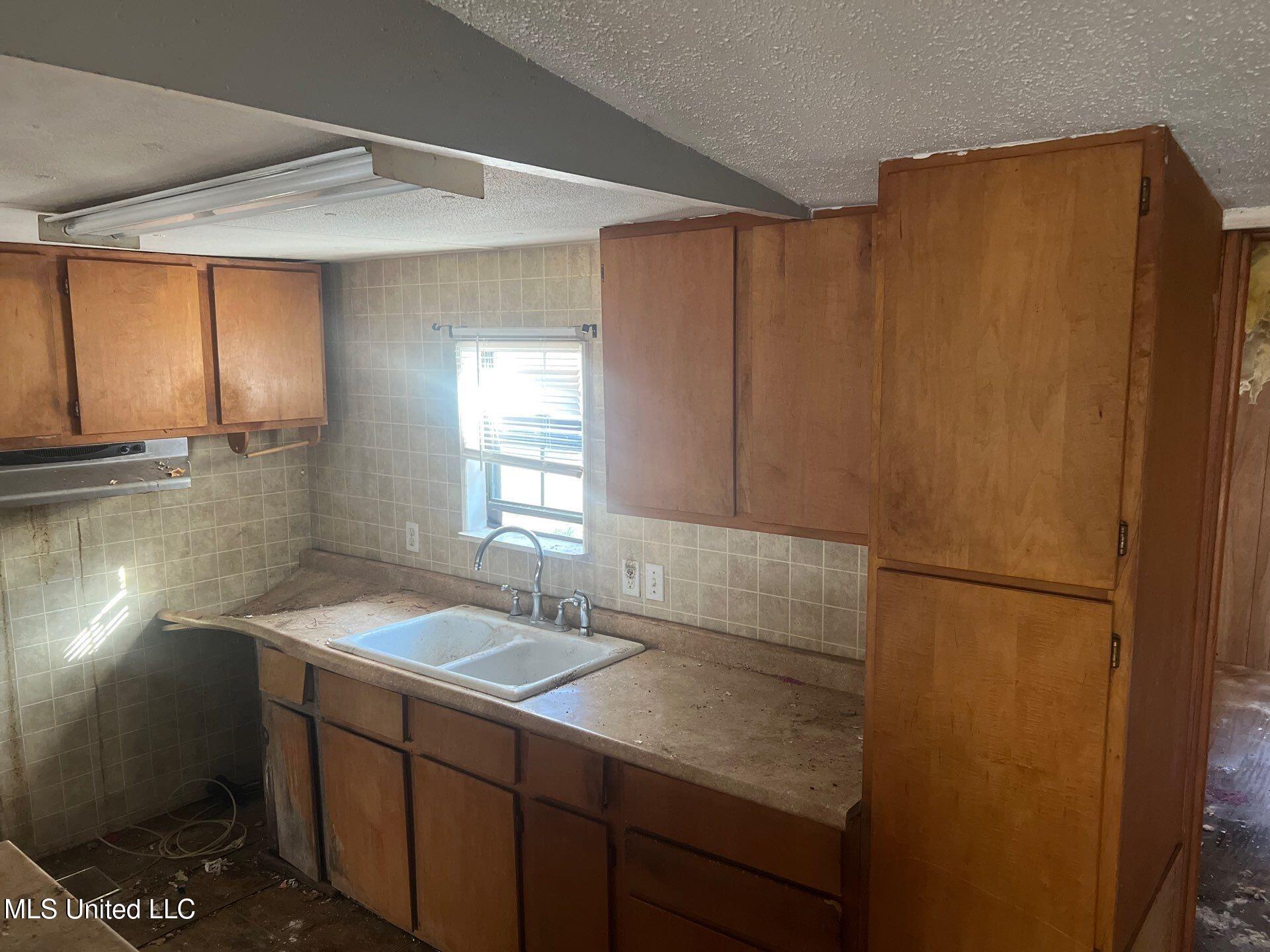 146 Lady Marian Road Brandon, MS 39042 - Photo 2 of 20 47-Feb 09 2026 03_06pm-avWu