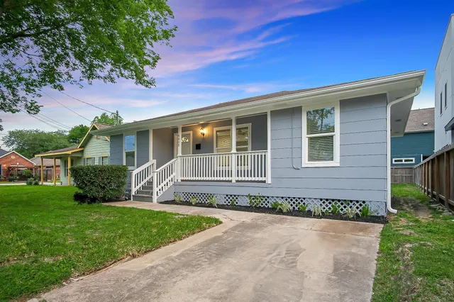 front view of house with a yard