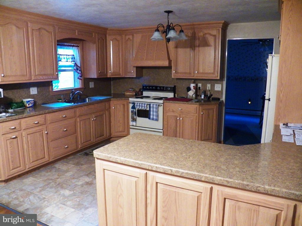 98 Deep Run Road Myerstown, PA 17067 - Photo 2 of 16 Gallery Image 2