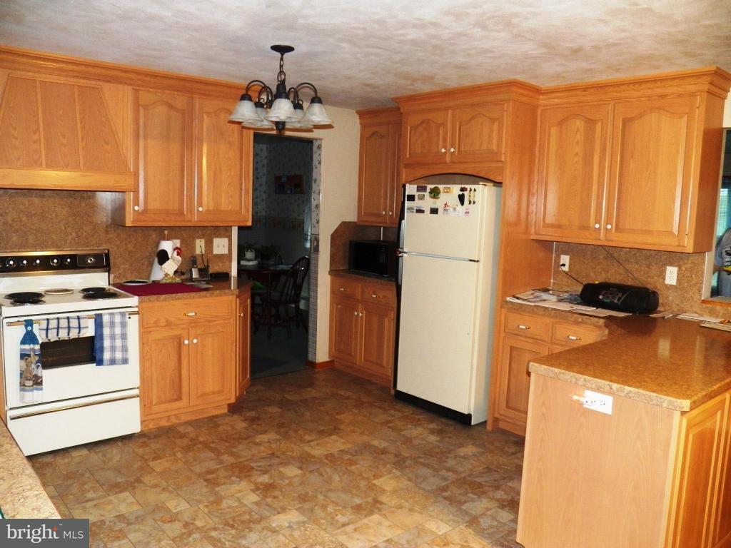 98 Deep Run Road Myerstown, PA 17067 - Photo 3 of 16 Gallery Image 3