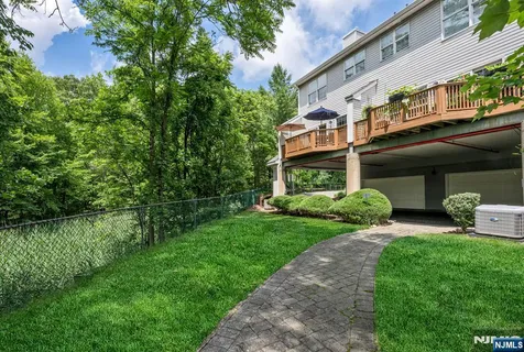 $775,000 | 94 Heather Lane, Wyckoff, NJ 07481