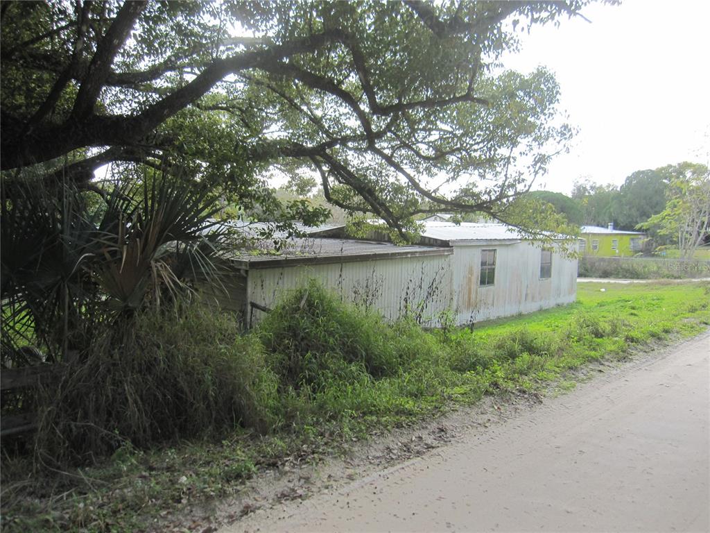 37736 Phelps Road Zephyrhills, FL 33541 - Photo 2 of 30 Gallery Image 2