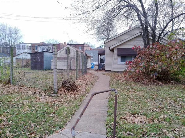 $1,150 | 6118 Vermont Avenue, St. Louis, MO 63111
