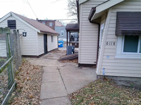 $1,150 | 6118 Vermont Avenue, St. Louis, MO 63111