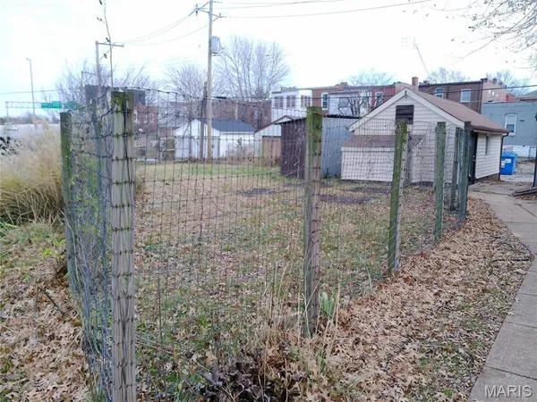 $1,150 | 6118 Vermont Avenue, St. Louis, MO 63111