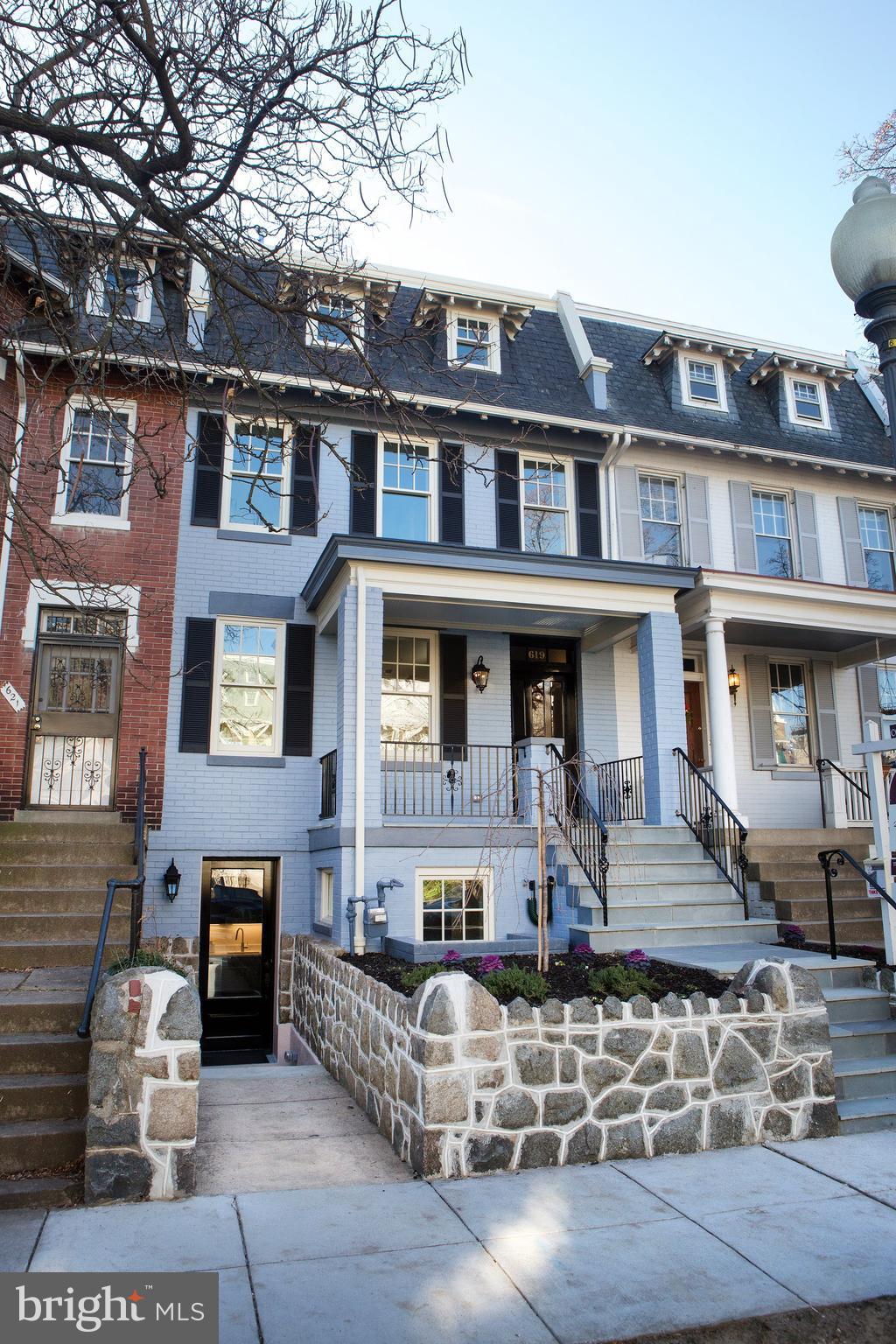 619 Lexington Place Northeast Washington, DC 20002 - Photo 2 of 29 CLASSIC WARDMAN!