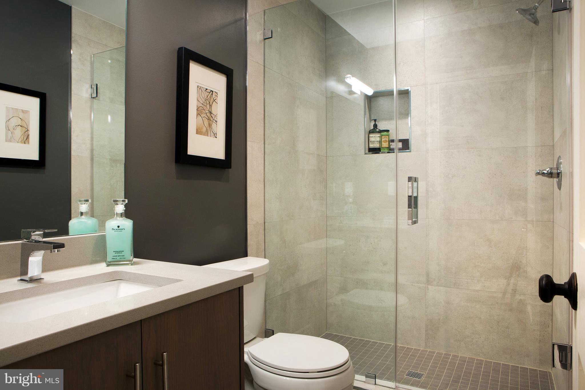 619 Lexington Place Northeast Washington, DC 20002 - Photo 13 of 29 EN SUITE BATH #2