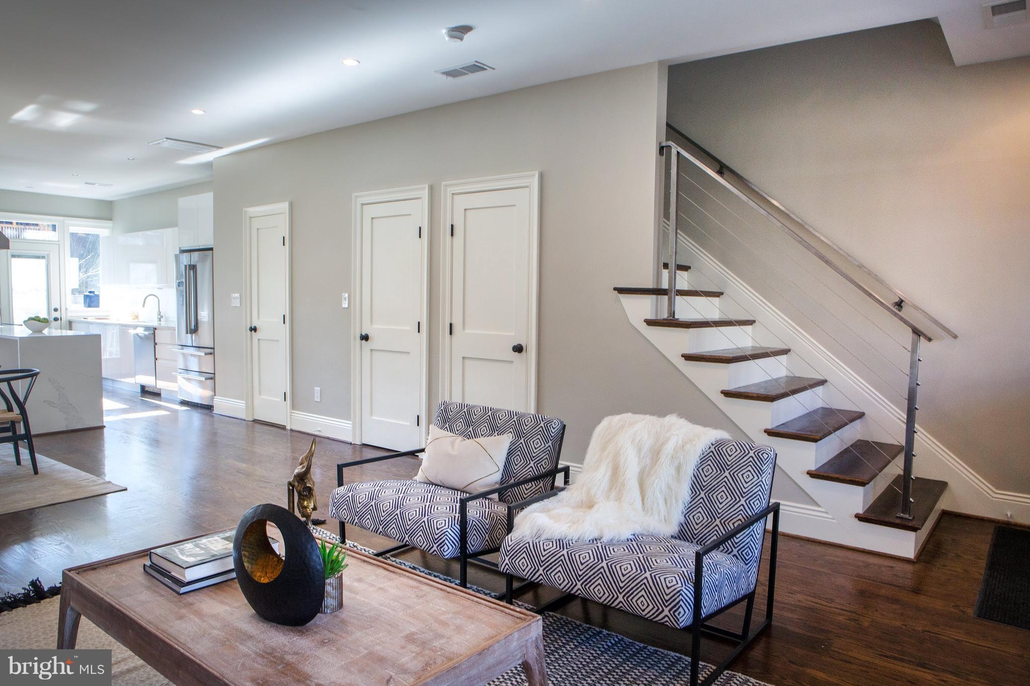 619 Lexington Place Northeast Washington, DC 20002 - Photo 4 of 29 LIGHT-FILLED & SOCIAL!