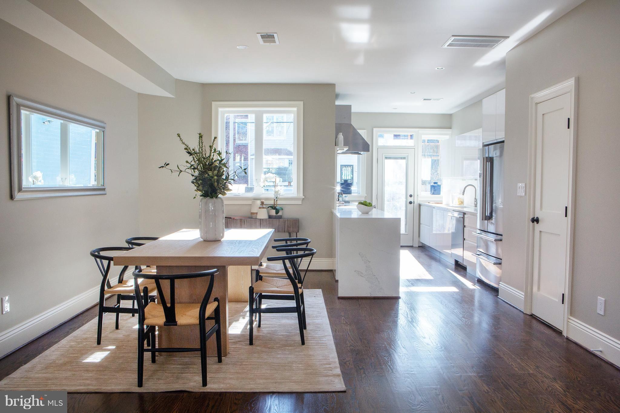 619 Lexington Place Northeast Washington, DC 20002 - Photo 6 of 29 LIGHT-FILLED & SOCIAL!