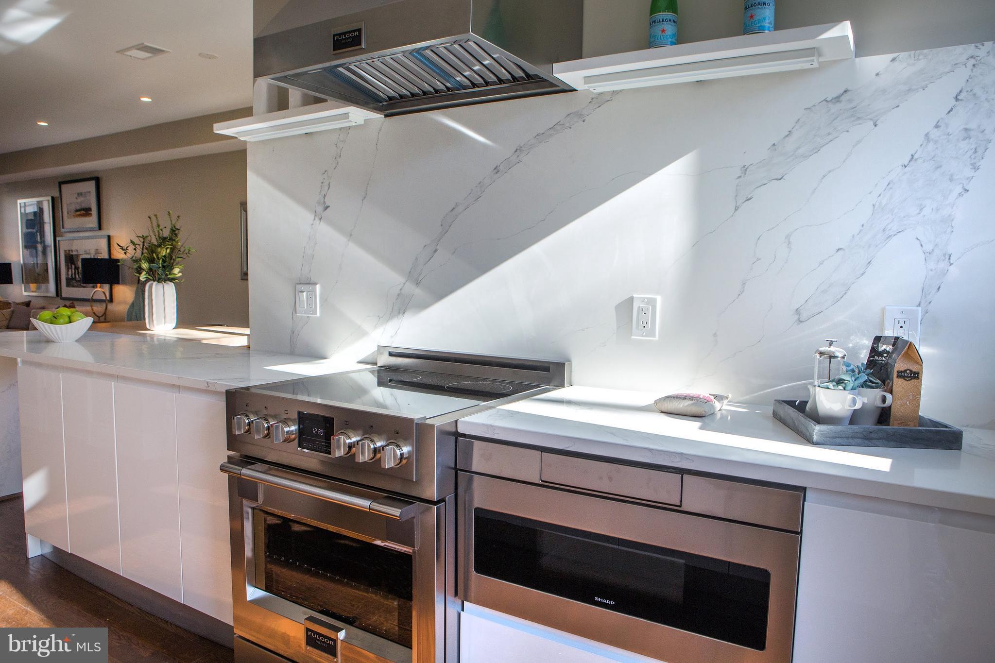619 Lexington Place Northeast Washington, DC 20002 - Photo 9 of 29 GOURMET & HIGH END!