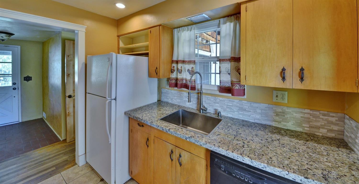 2908 Hillcrest Road Medford, OR 97504 - Photo 17 of 35 Additional Photo