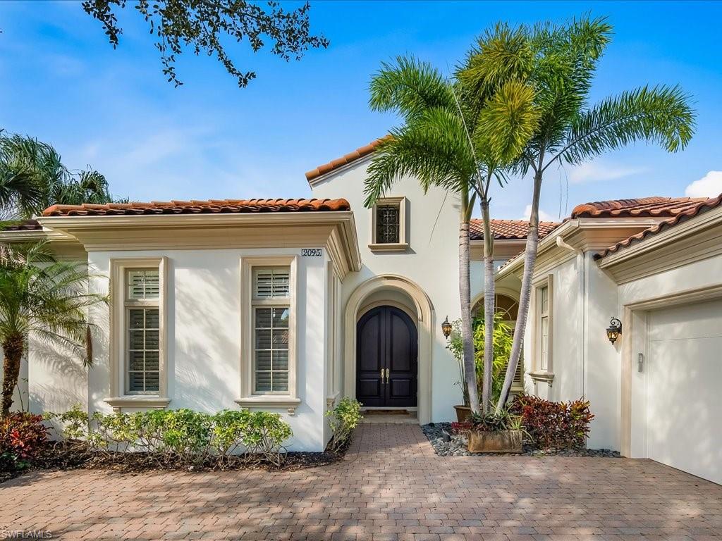 2095 Rivoli Court Naples, FL 34105 - Photo 3 of 45 Front of House