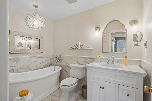 $699,900 | 706 Cherry Court, Itasca, IL 60143