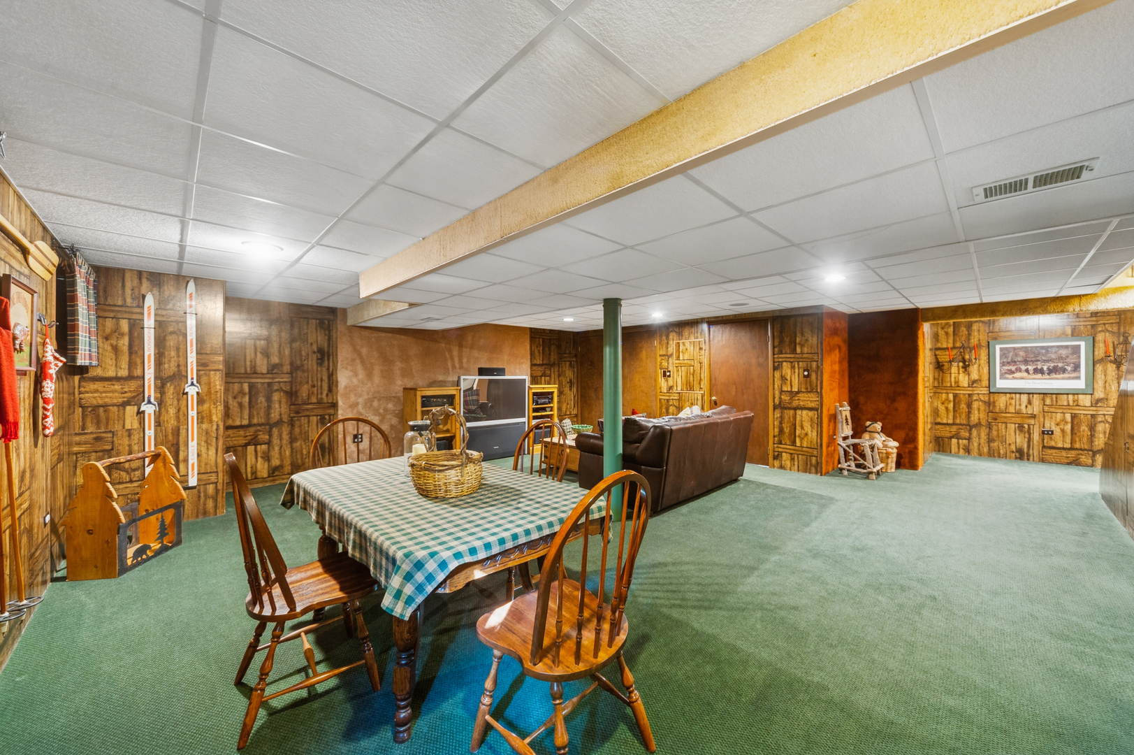 706 Cherry Court Itasca, IL 60143 - Photo 33 of 43 a view of a dining room with furniture