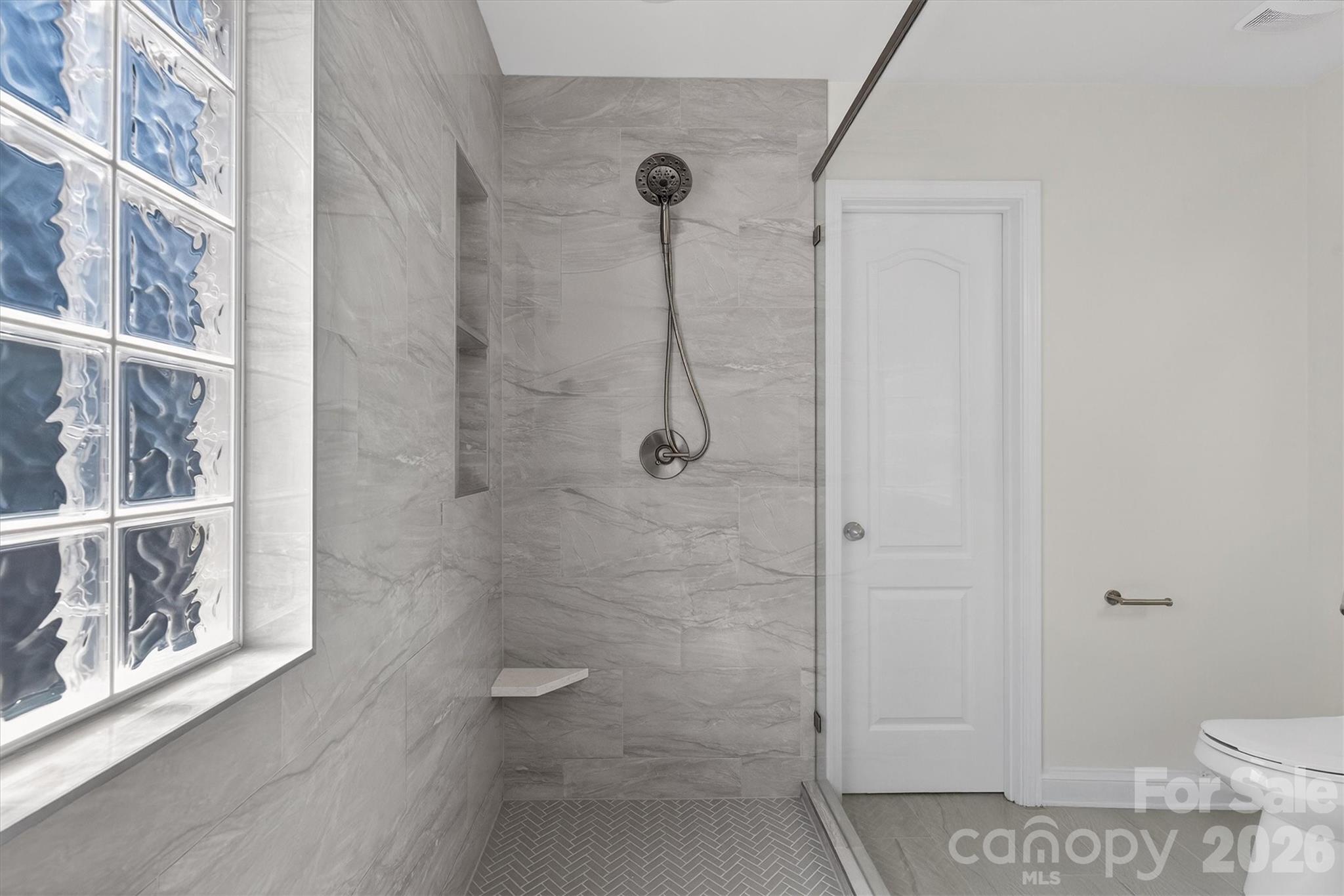 5527 Cactus Valley Road, Unit 183 Charlotte, NC 28277 - Photo 28 of 47 a bathroom with a shower