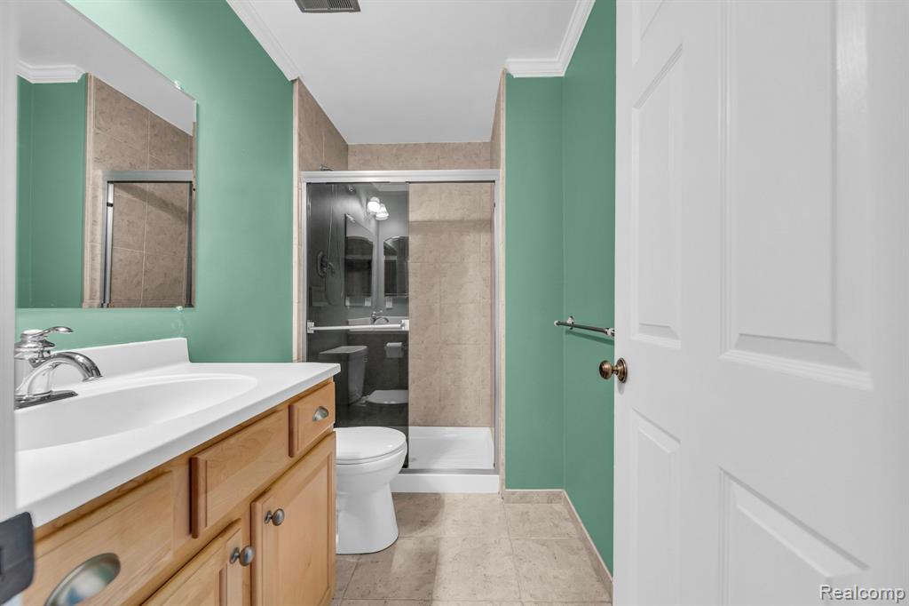 1175 Pine Ridge Court Rochester Hills, MI 48306 - Photo 23 of 37
