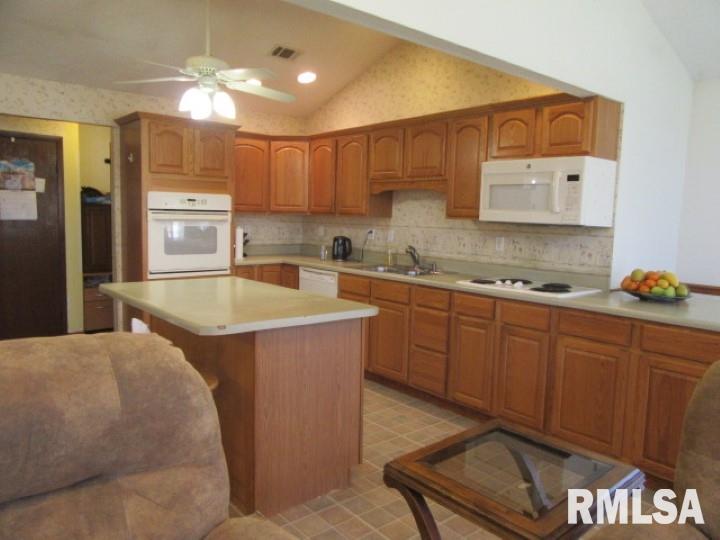 11746 Pebble Road Mount Vernon, IL 62864 - Photo 29 of 43 Gallery Image 29