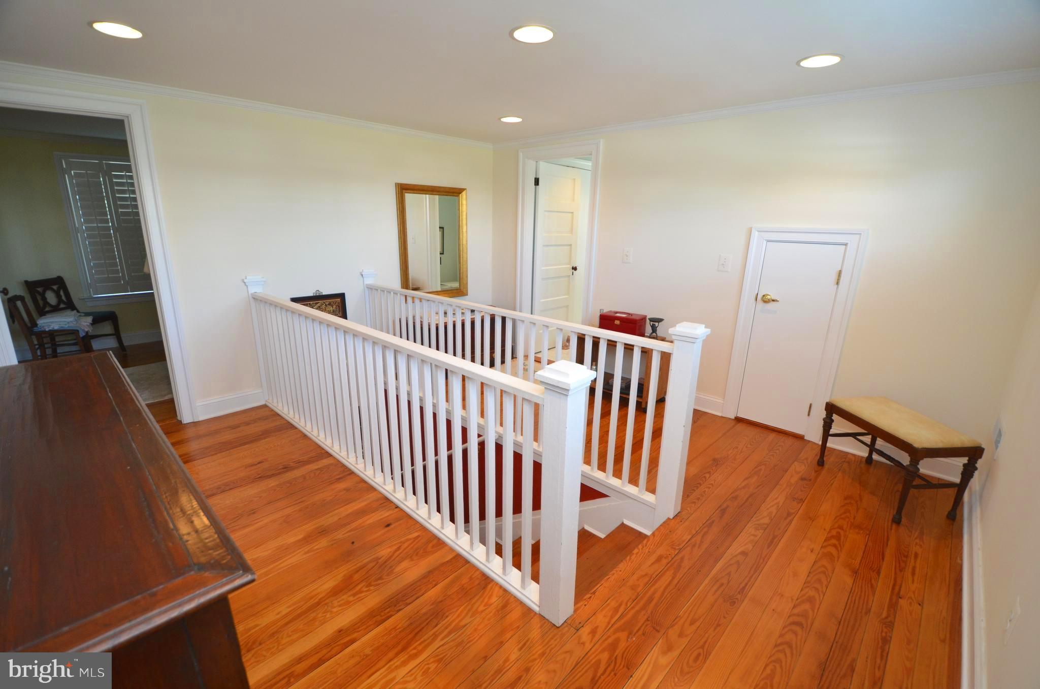 5945 Fishers Station Road Lothian, MD 20711 - Photo 27 of 30 Upper level landing.