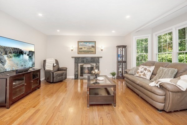 11 Aspen Road Shrewsbury, MA 01545 - Photo 3 of 32 Gallery Image 3