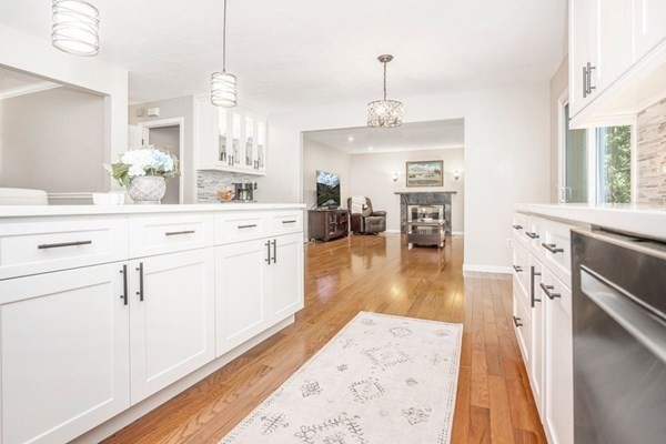 11 Aspen Road Shrewsbury, MA 01545 - Photo 7 of 32 Gallery Image 7