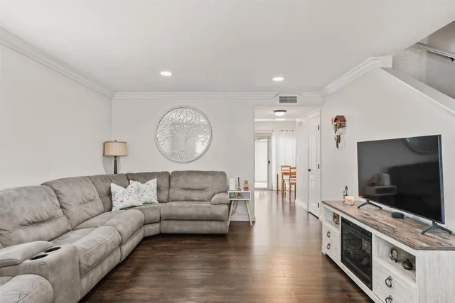 $450,000 | 1463 North Broadway, Escondido, CA 92026