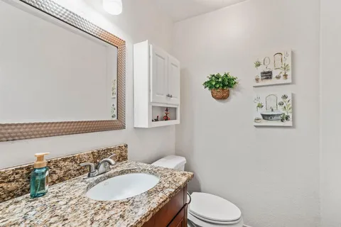 $450,000 | 1463 North Broadway, Escondido, CA 92026