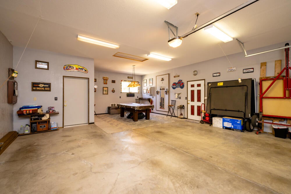 32957 Keno Springs Road Bonanza, OR 97623 - Photo 42 of 58 Attached Garage