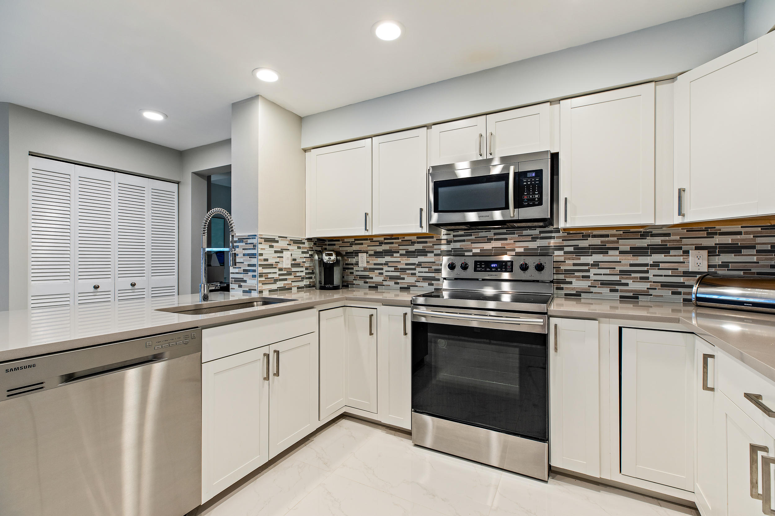 202 Mainsail Circle Jupiter, FL 33477 - Photo 11 of 29 202 Mainsal Cir-18