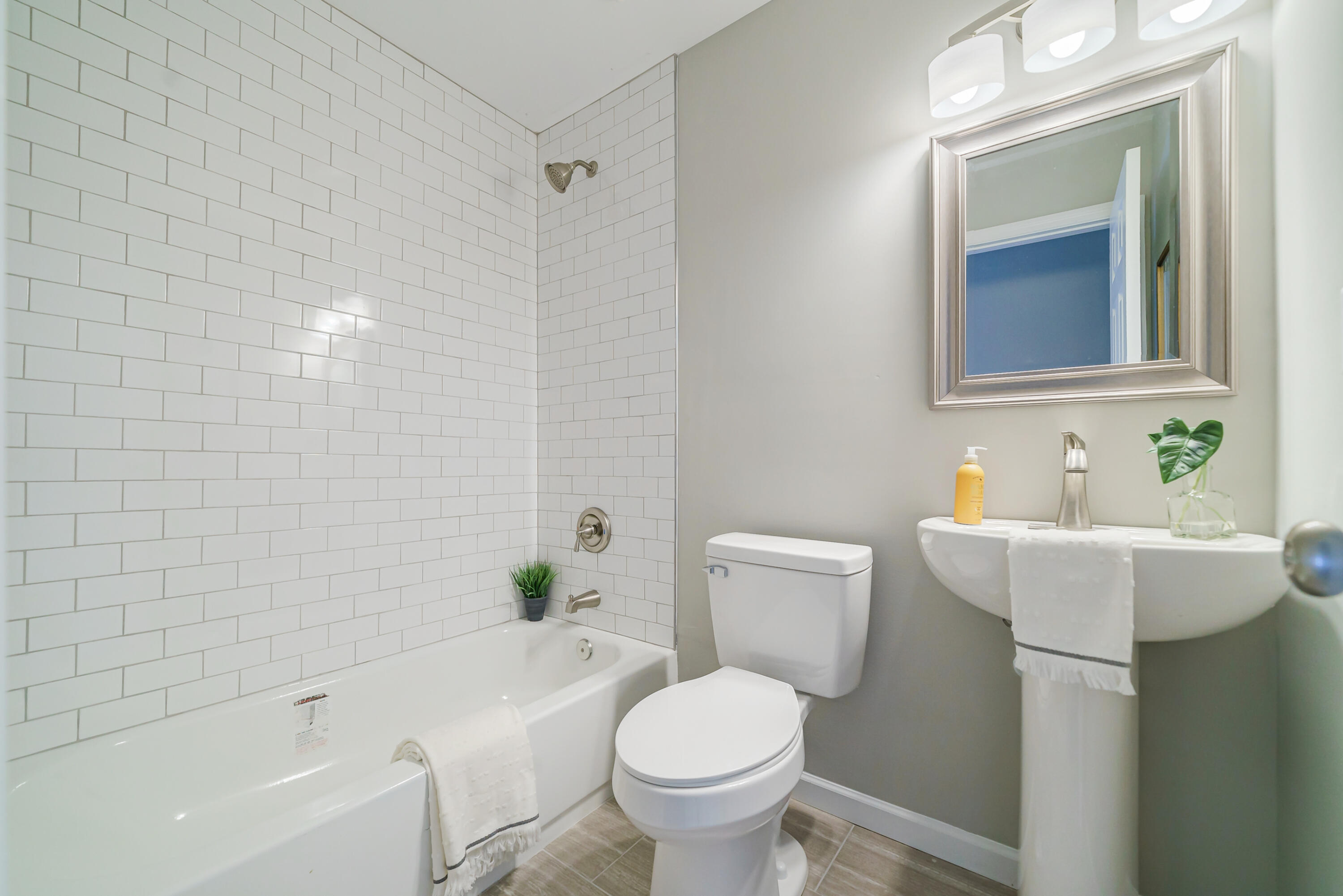 1952 Woodland Road Charleston, SC 29414 - Photo 13 of 20 32