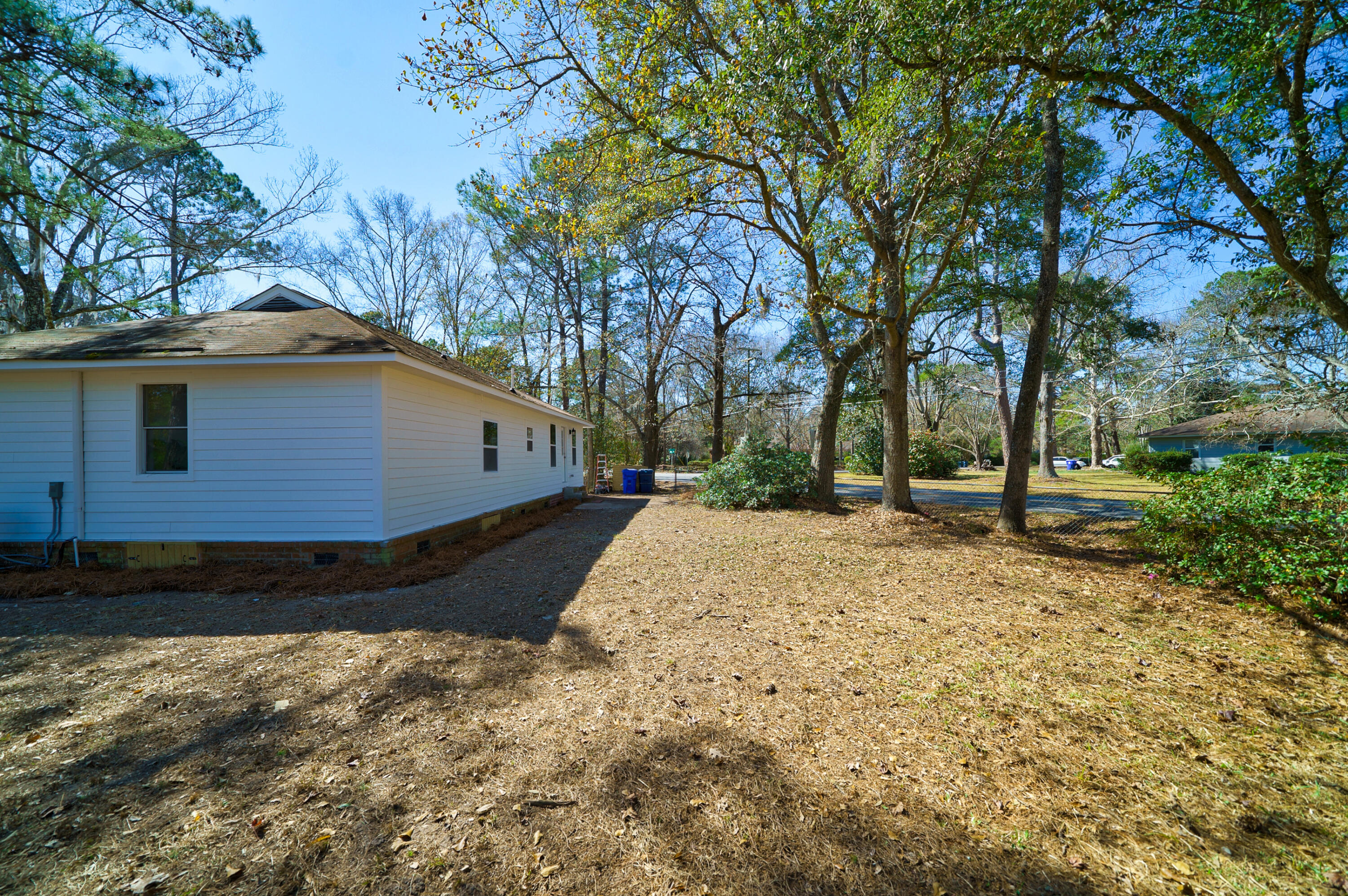 1952 Woodland Road Charleston, SC 29414 - Photo 16 of 20 39