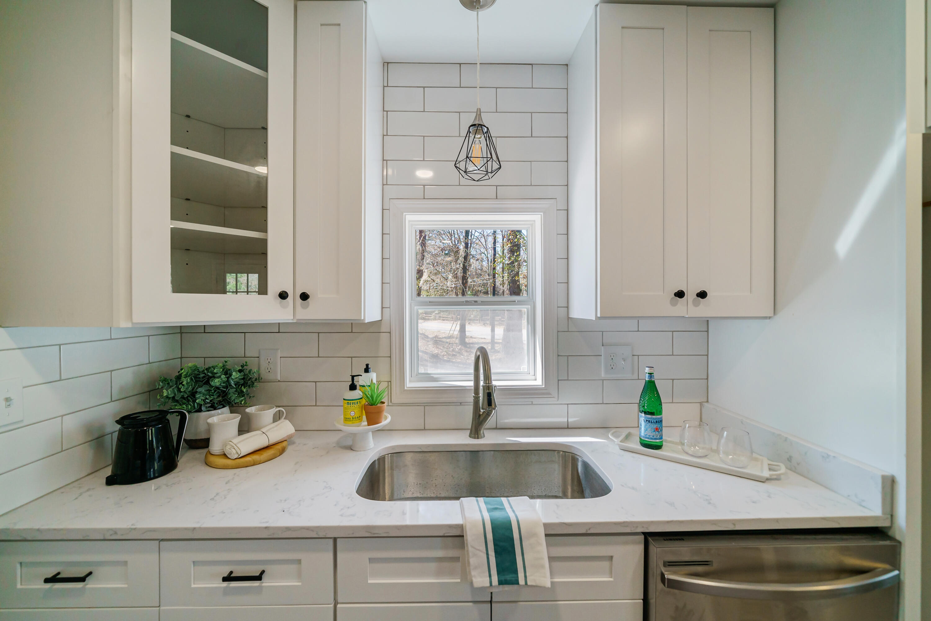 1952 Woodland Road Charleston, SC 29414 - Photo 3 of 20 18
