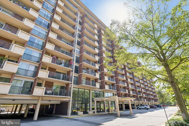 a view of building with outdoor space
